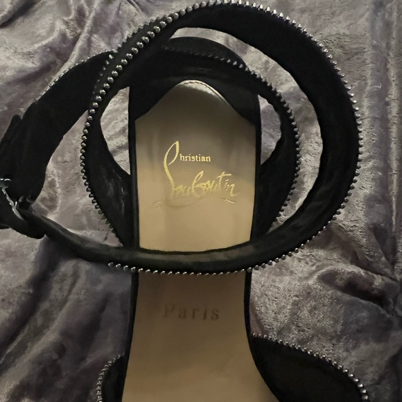 Fabulous black suede with zippered edge peep-toe Louboutin's size 37.5 - Picture 4 of 7